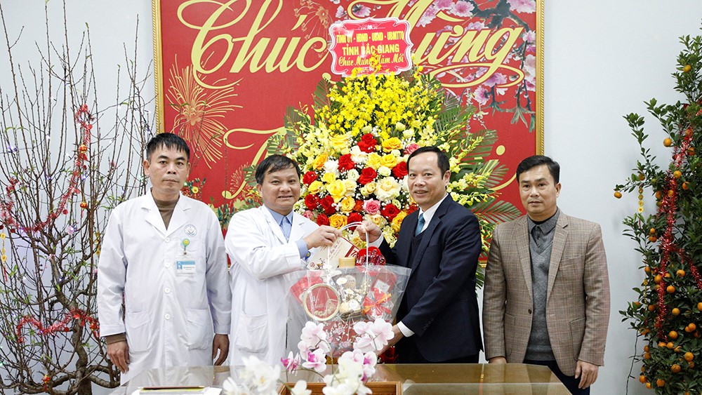 Lãnh đạo Tỉnh Bắc Giang đến thăm và chúc tết tại Bệnh viện Tâm thần